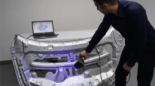 Structured light scanning with Scantech AXE B17